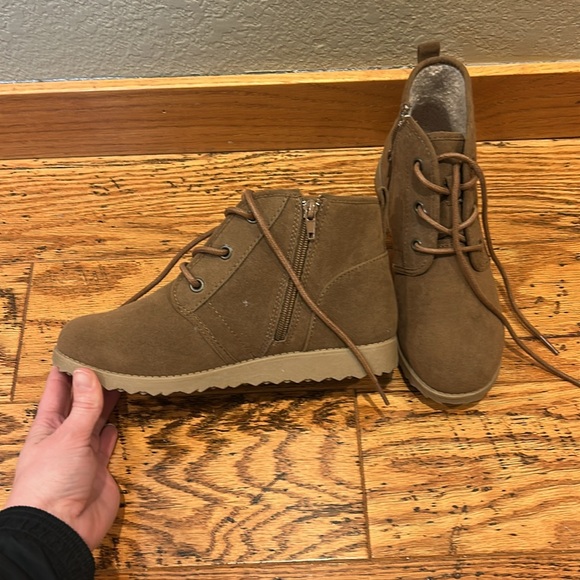 Booties - Picture 3 of 7